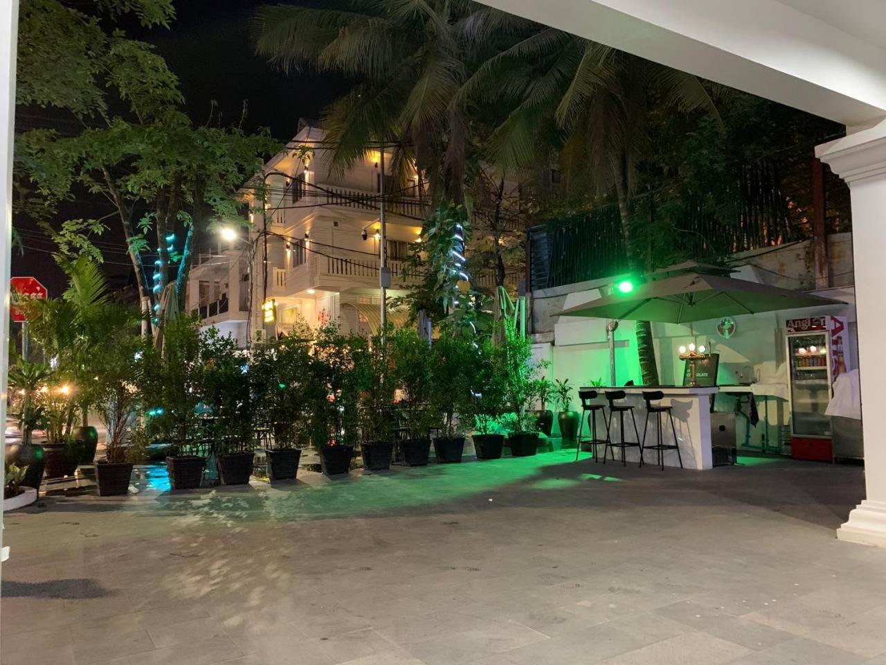 Nico'S Hotel And Skybar Сиемрип Экстерьер фото